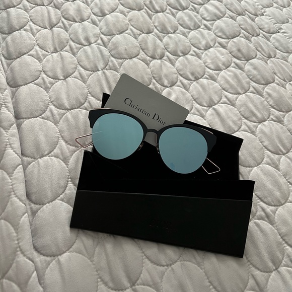 🆕 Christian Dior Sunglasses - Picture 3 of 8